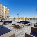 Laketown Wharf 1510